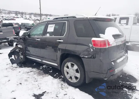 2013 GMC Terrain Denali z USA, uszkodzony, nr VIN 2GKFLZE3XD6135609